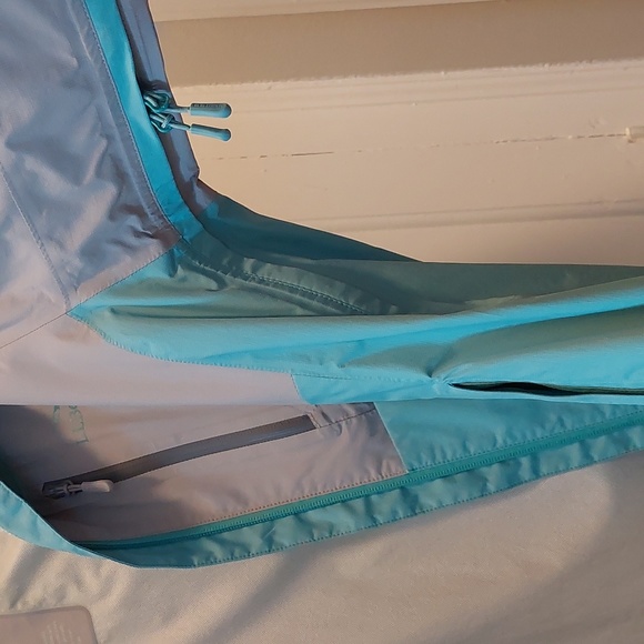 Blue and gray LLBean Rain Jacket - Picture 8 of 9